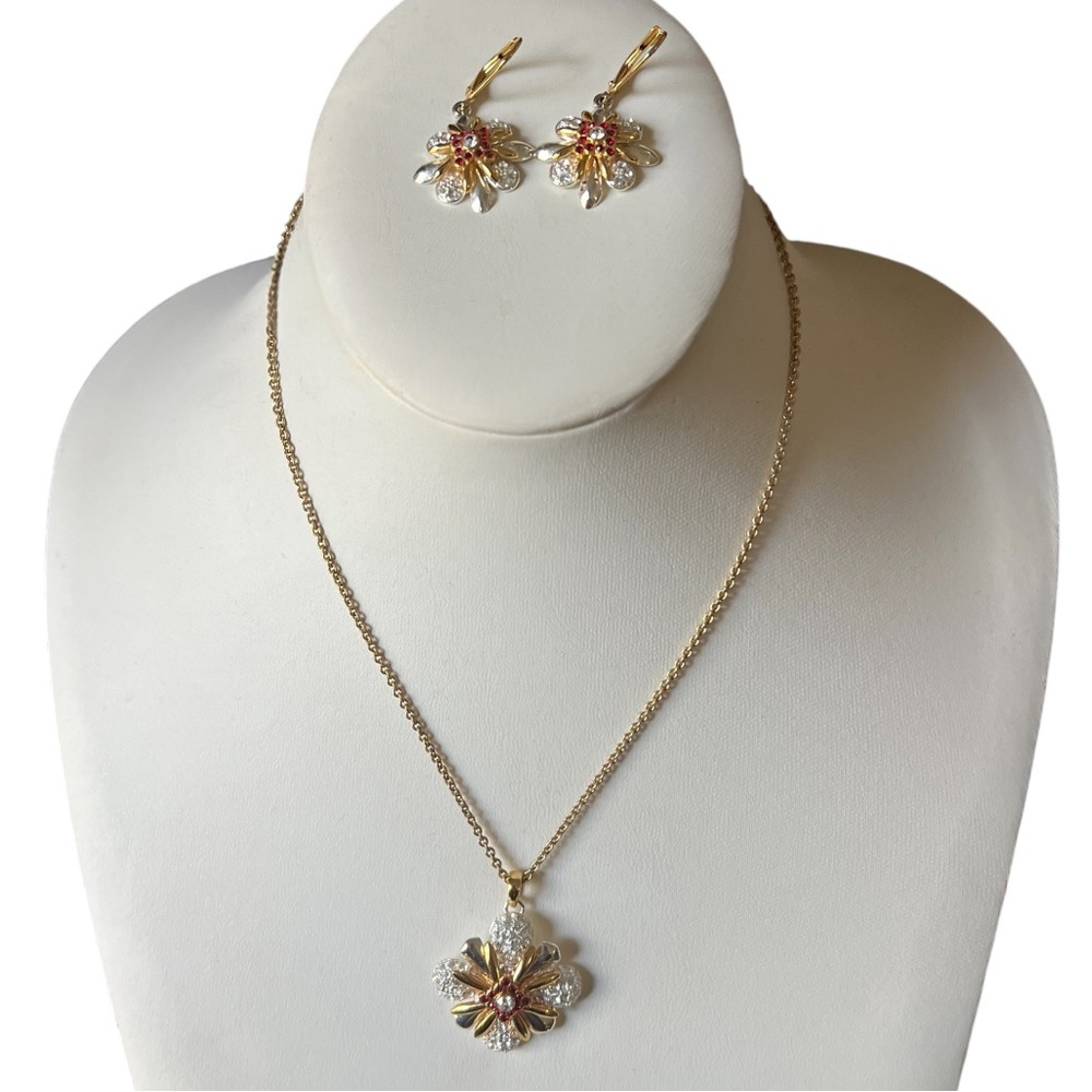 Joan Rivers 2007 Hidden Treasures Collectors Edition Necklace and Earrings Set